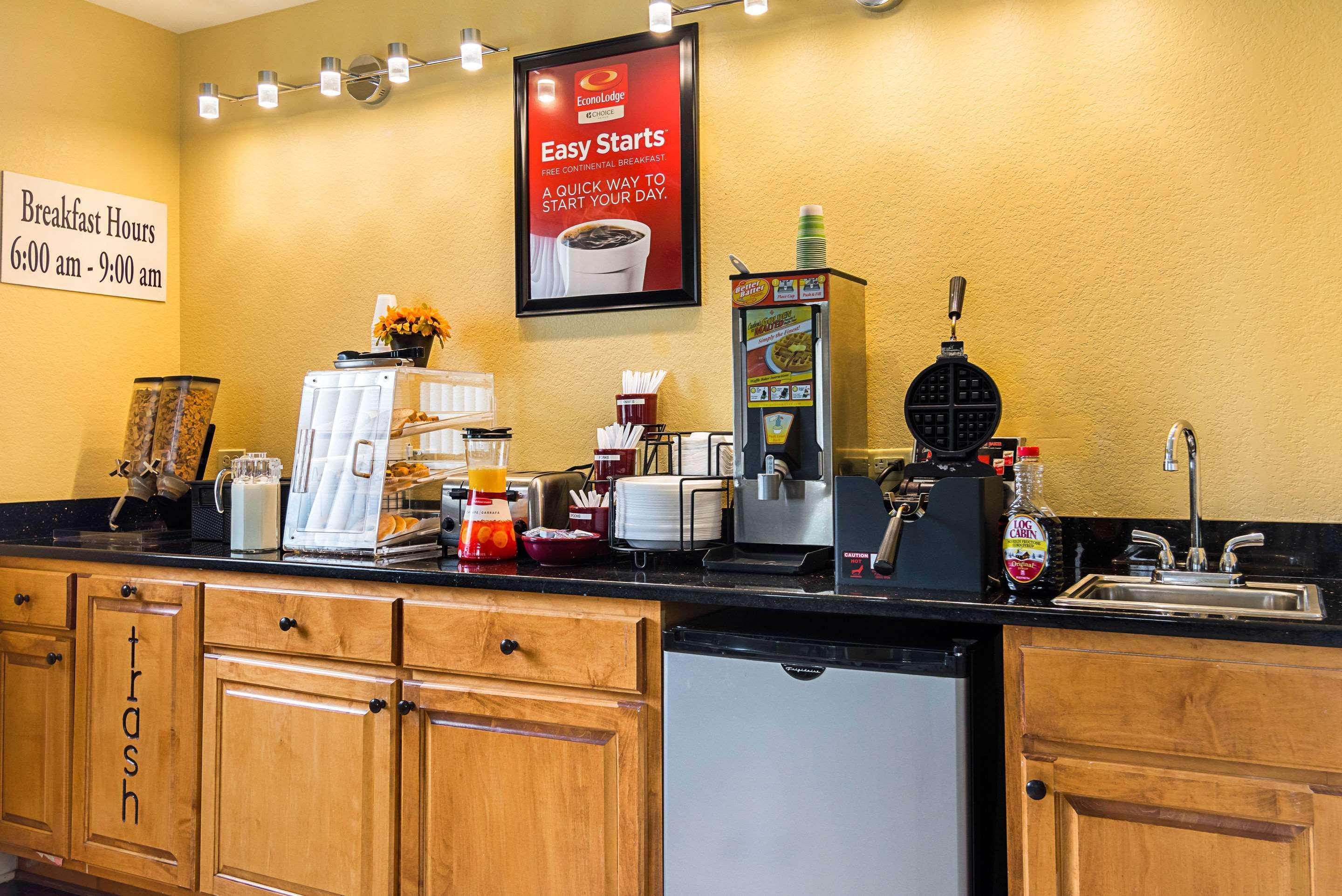 Econo Lodge Inn & Suites Bryant Ngoại thất bức ảnh
