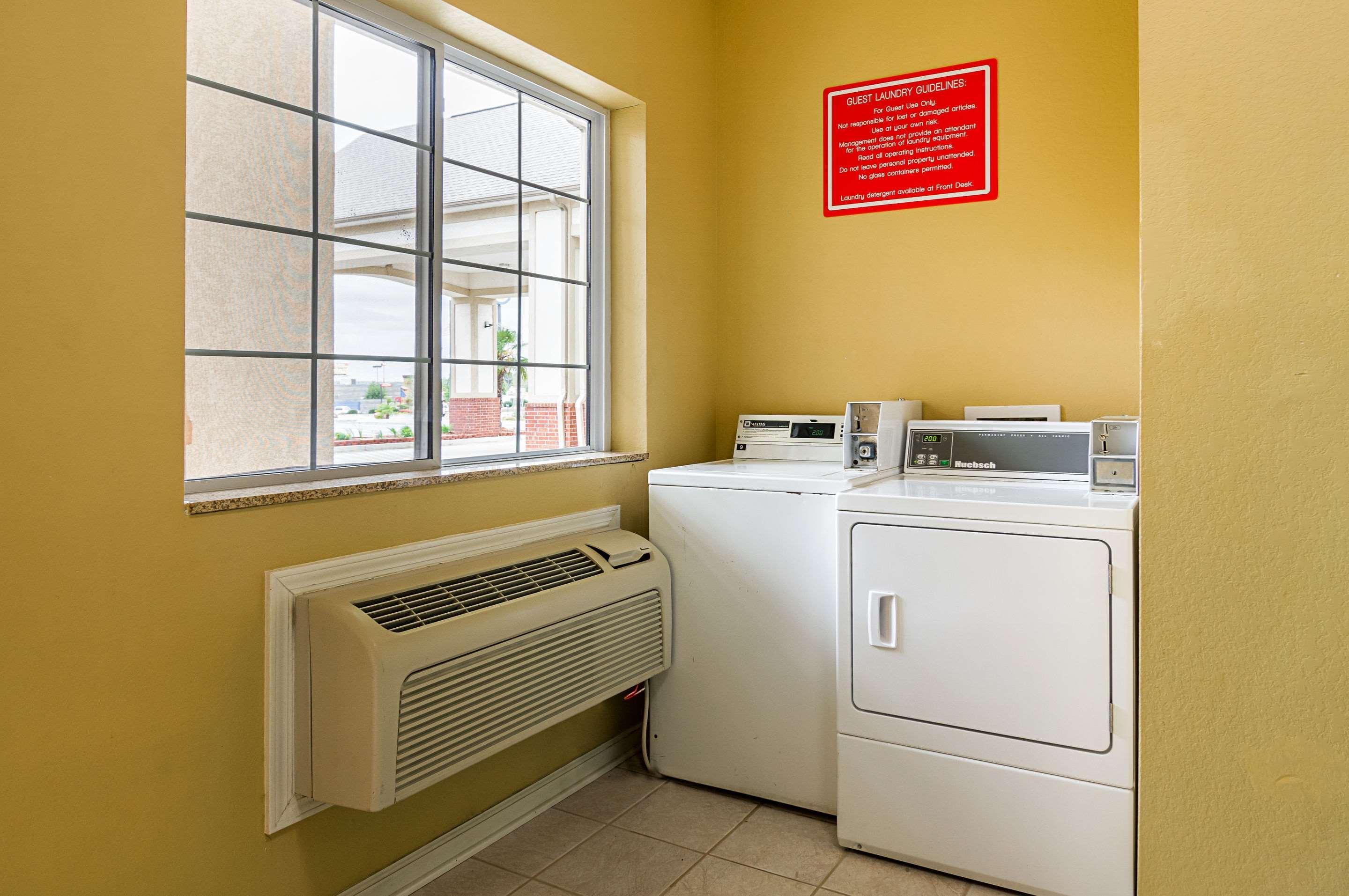 Econo Lodge Inn & Suites Bryant Ngoại thất bức ảnh