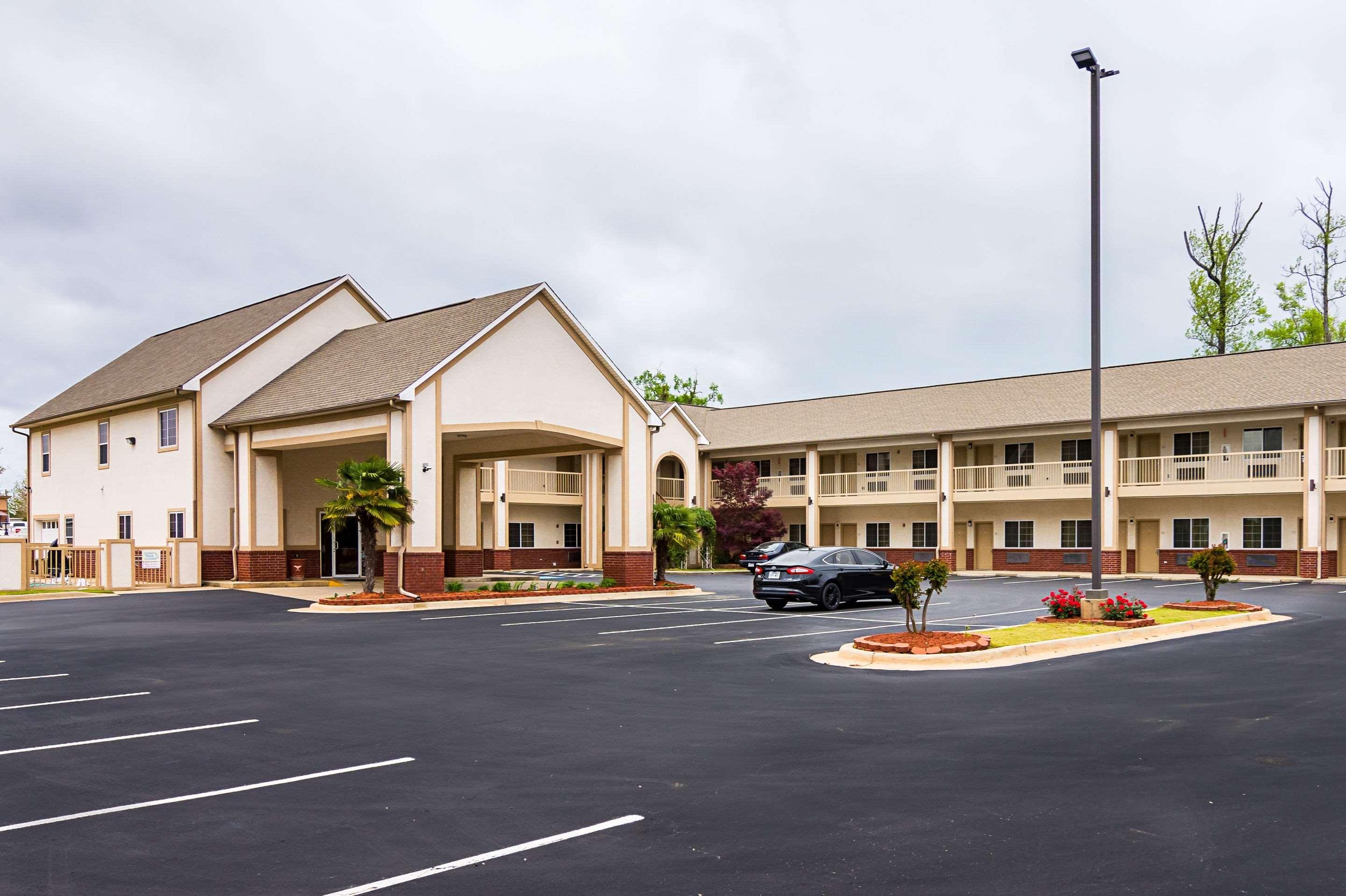 Econo Lodge Inn & Suites Bryant Ngoại thất bức ảnh