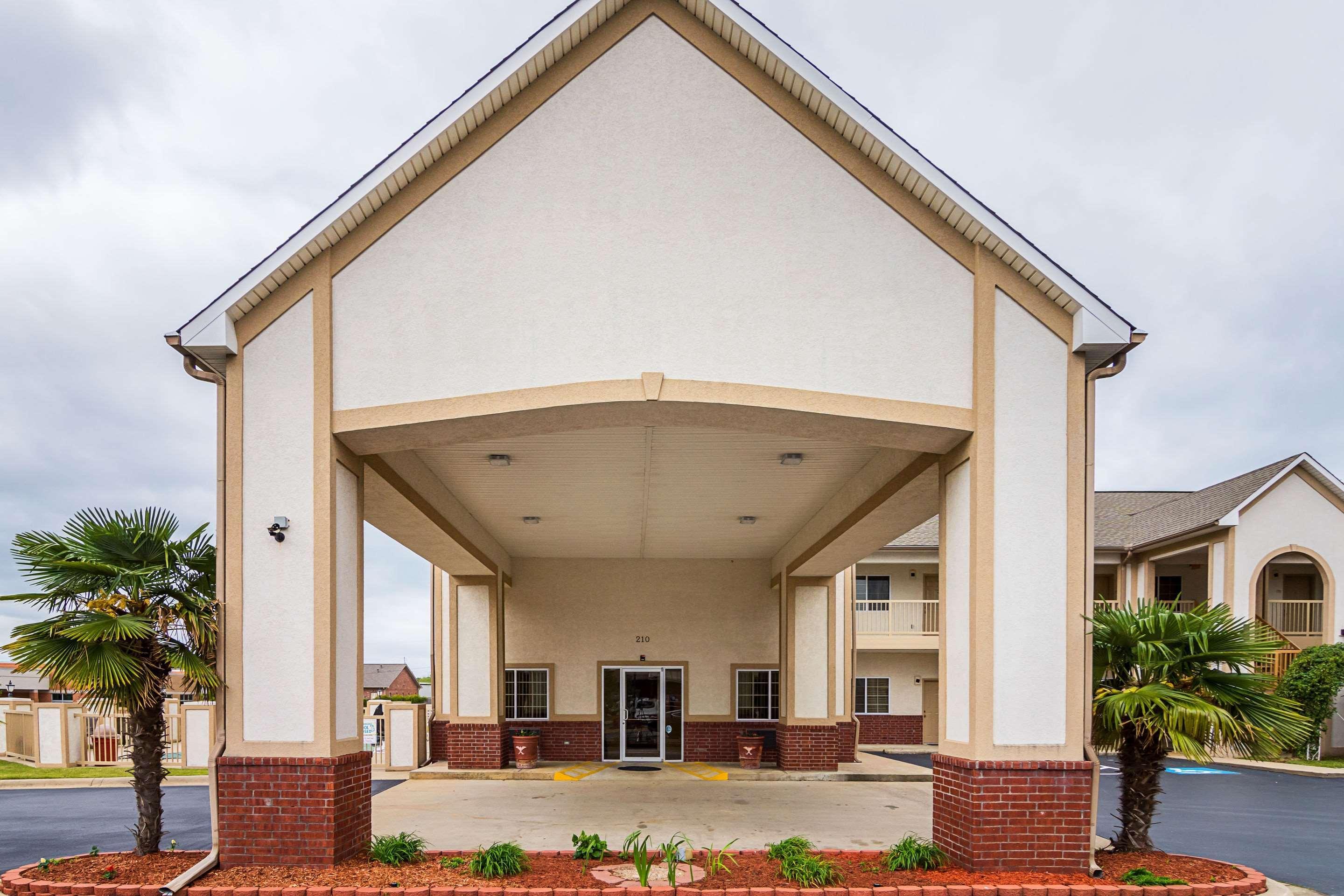 Econo Lodge Inn & Suites Bryant Ngoại thất bức ảnh