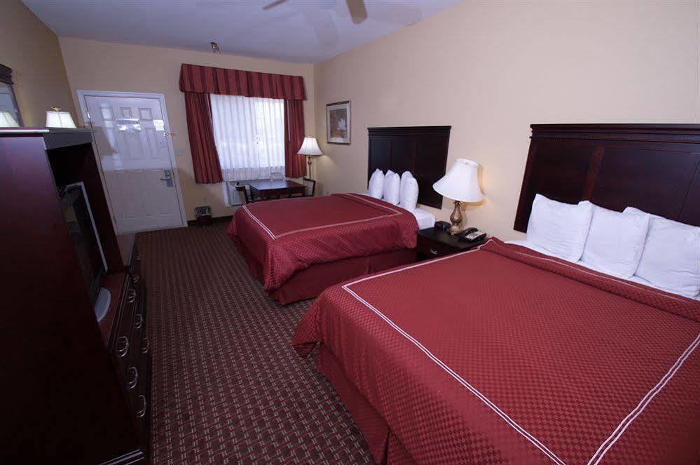 Econo Lodge Inn & Suites Bryant Ngoại thất bức ảnh